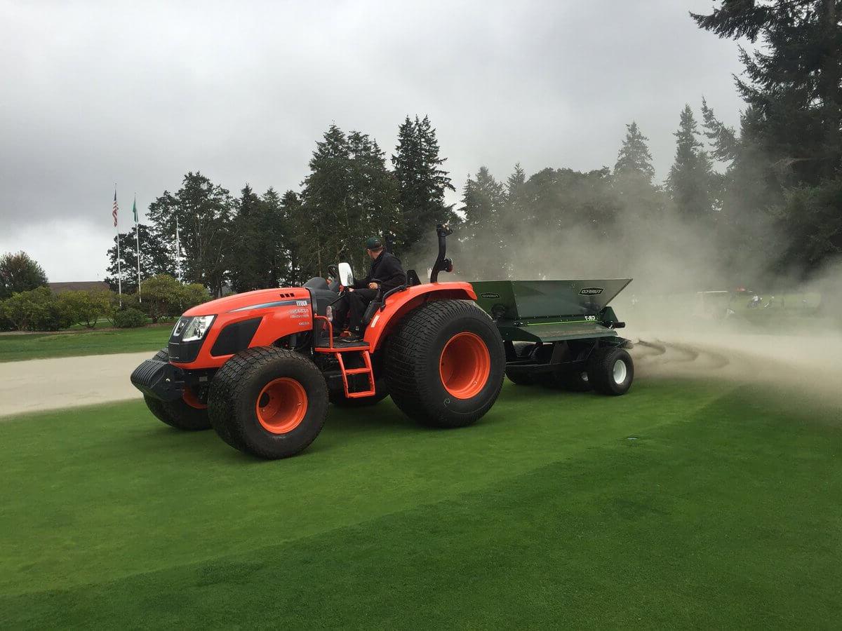 Golf course maintenance: use a Kioti compact tractor for all the different tasks!